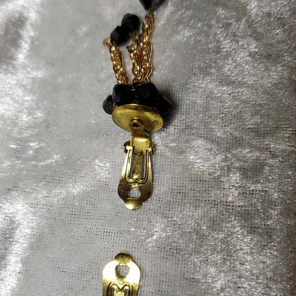 VINTAGE GERMANY Clip On Earrings Black Lucite Cluster Bead Gold Chain Dangle - Picture 9 of 9